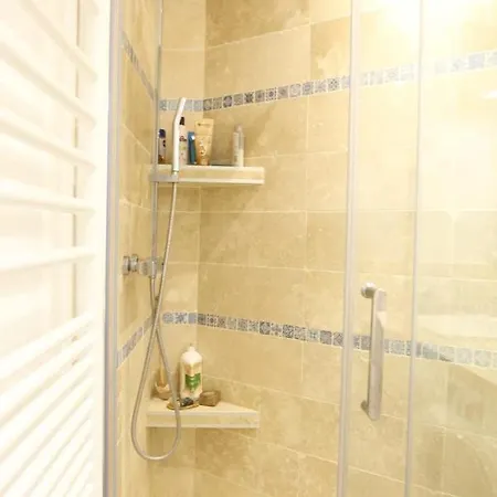 Charming Near Montmartre Apartamento Paris